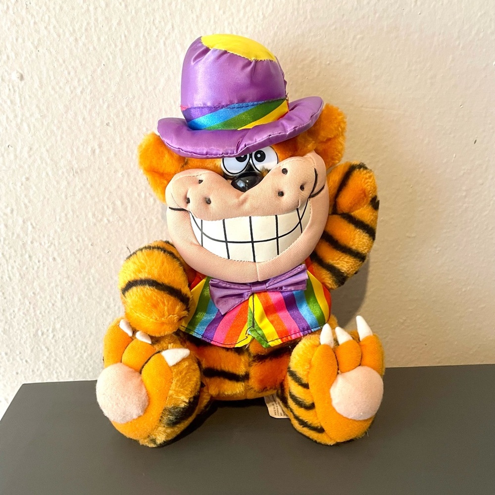 PLAY BY‎ PLAY Vtg 1997 CARNIVAL PRIZE TIGER RAINBOW SUIT  STUFFED PLUSH 10 In